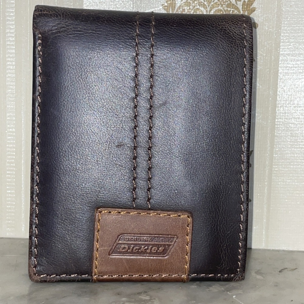 Dickies‎ Men's Brown Genuine Leather Bifold Wallet
